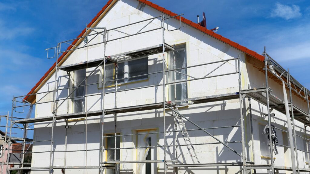 concept-façade-toiture-toit-charpente-pose-reparation-demoussage-nettoyage-aurillac-cantal-15